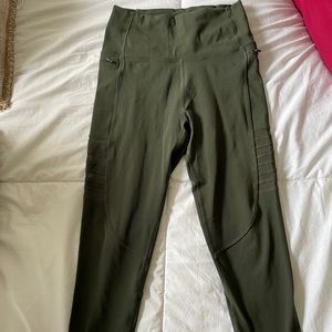 Lorna Jane army green 7/8 leggings small